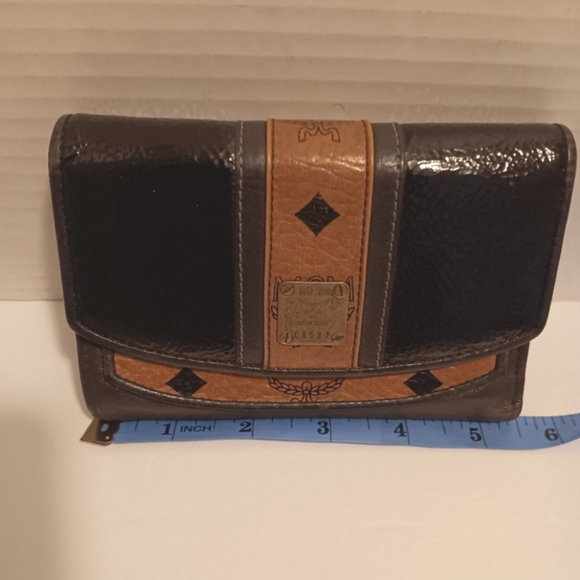 Preloved mcm wallet (unisex) - Picture 12 of 14